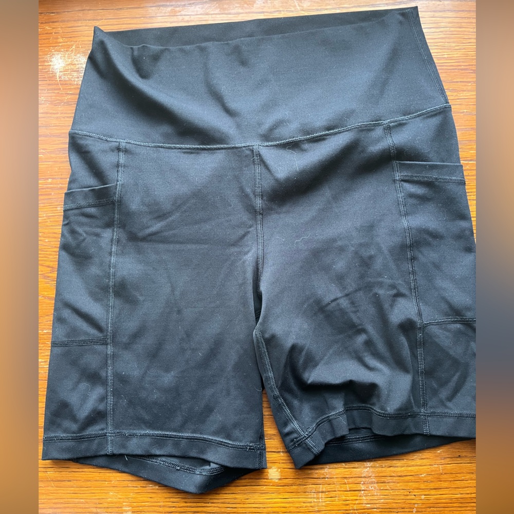 Yogalicious Black Bike Shorts with Pockets